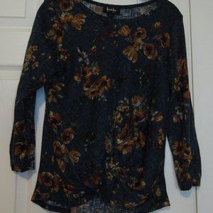 By & By S Knit Top w/Mock Tie at Bottom NWOT